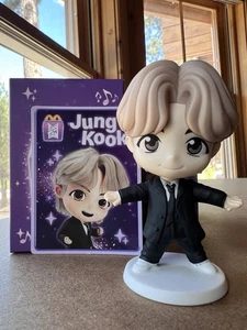(RAR) McDonalds Happy Meal Spielzeug 2025 Tiny Tan Jung Kook - Bild 1 von 4