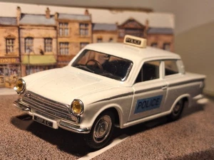 CORGI CLASSICS 1:43 FORD CORTINA SALOON Mk I - POLICE D708/6 - Picture 1 of 6