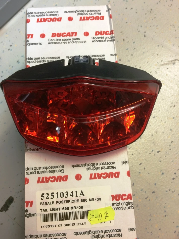 Luz Trasera Ducati Monster 696 y 1100 52510341A Performance Foto 1 de 1