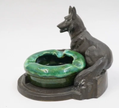 Antique Arts & Crafts Metal Dog Ashtray & Green Pottery - Изображение 1 из 4
