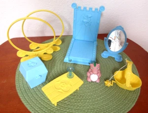 MLP Dream Castile Zubehör Bettspiegel SPIKE Kelch Tisch Korb Reifen Vintage - Bild 1 von 4