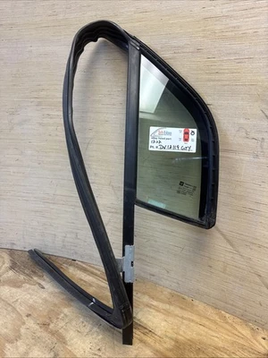 Restripa climática de vidrio de ventilación de puerta delantera derecha Buick Encore 2013-2022 DV12119GTY Foto 1 de 4