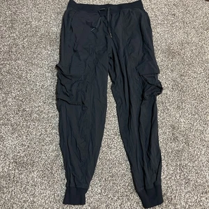 Women’s Lululemon Black Dance Studio Cargo Jogger! Size Medium - Picture 1 of 12