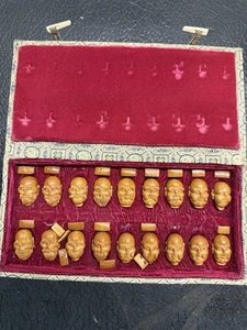 VINTAGE MINI WOOD CARVED HEADS IN BOX CHINA JAPAN MYSTERY ITEM D7 - Picture 1 of 3