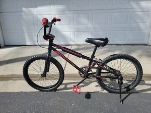 Haro Z20 Hi-Ten BMX Z Series Black/Red Single Speed Kenda Tires 20x2.125 - Picture 1 of 3