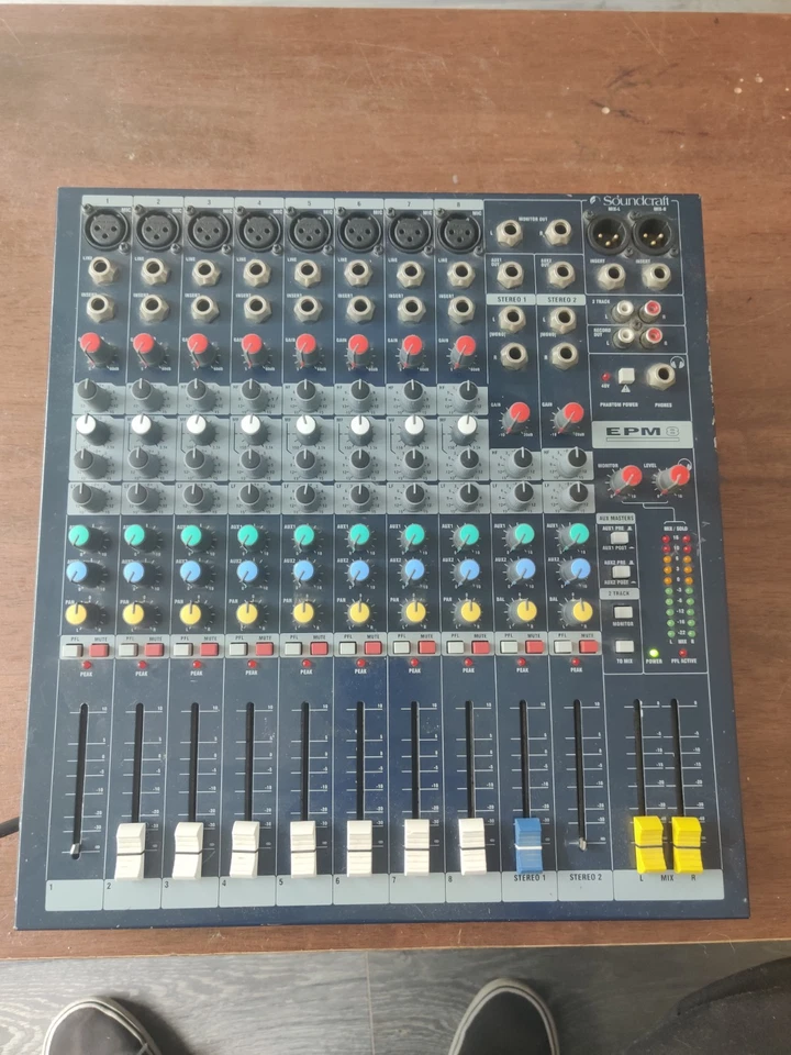 Soundcraft EPM8 8 Channel Low-cost High-performance Mixer - Image 1 of 4