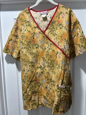 Blusa Médica Cherokee Origami Grúa y Bambú Rojo Borde Talla 2XL Foto 1 de 4