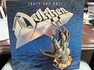 Dokken Tooth and Nail LP 1984 elektra 60376 INNER - Imagen 1 de 2