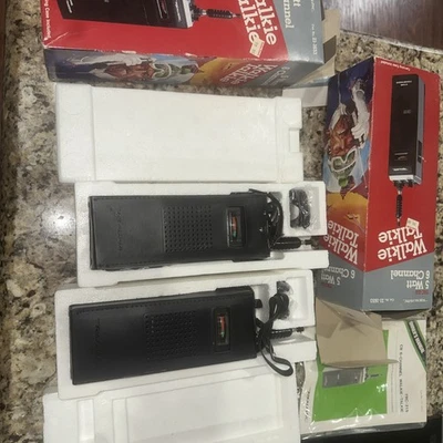 Walkie talkie Realistic TRC-215 1985 5 vatios CB 6 canales - 21-1653 - lote de 2 Foto 1 de 4