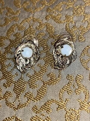 Kendra Scott Bonnie Feather White Pearl Stud Earrings RARE VINTAGE  - Image 1 of 4