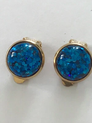 Ohrclips/Cabochon aus gehärtetem Harz mit eingebetteten glänzenden Elementen 12 - Bild 1 von 4