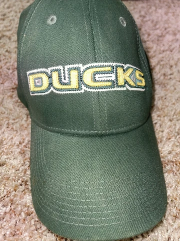 Nike Oregon Ducks Mascot UO Green Swoosh Flex Hat Cover