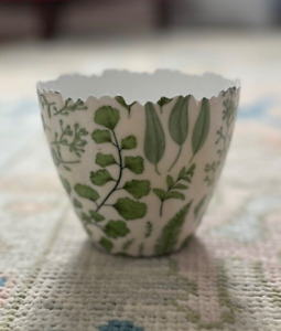 Green Plastic Vine Flower Printed Detail Bowl Vase