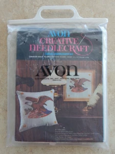 1973 Avon Creative Needlecraft Crewel Stickerei AMERICAN EAGLE KISSEN komplett - Bild 1 von 6