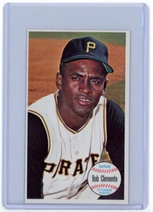 1964 Topps Giants #11 Roberto Clemente Pittsburgh Pirates HOF NM or Better - Foto 1 di 2