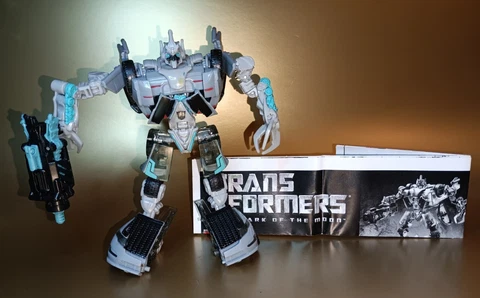 2011 Transformers: DOTM Dark of the Moon JOLT Deluxe Class w/ Gun  complete Cover