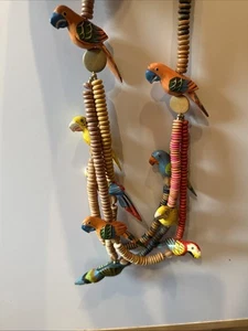 Vintage Parrot Necklace '80s Wooden Hand Carved Painted Birds Colorful Colorful - Bild 1 von 10