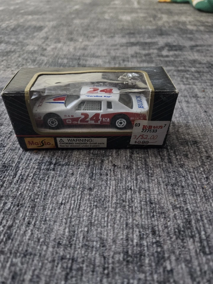 Vintage 1988 MAISTO Special Edition 1:64 NASCAR #24 CAROLINA KID Diecast Car - Image 1 of 1