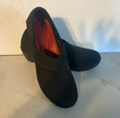 Crocs Mujer Doble Comodidad Sin Cordones Tacón de Cuña Talla 9 W Negro 2" Tacón Excelente Con Foto 1 de 4