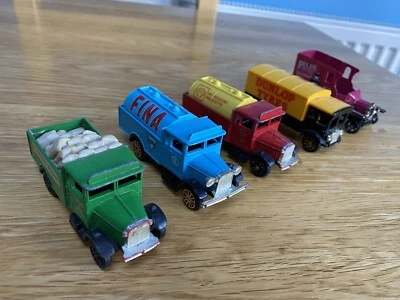 Corgi Morris Trucks SUTTON SEEDS & SHELL & FINA PETROLEUM ltd Edition No Box - Image 1 of 4