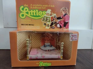 Vintage The Littles Flossie Littles and Her Bed House Furniture 1980 New in Box - Picture 1 of 5