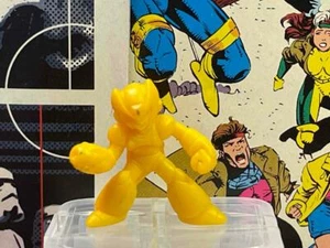 Zero Yellow Rubber Keshi Figure Megaman X Capcom Bandai Authentic F265 - Picture 1 of 2