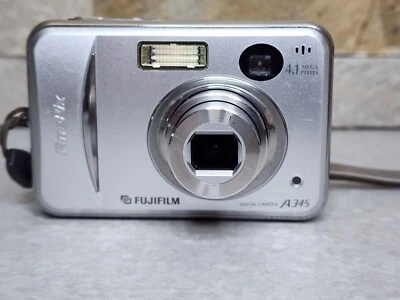 Fujifilm Finepix A345 4.1 MP FOR PARTS OR REPAIR PICTURE NOT SHOWING IN LCD - Image 1 of 4