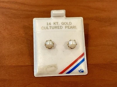 JUEGO DE PENDIENTES DE POSTE PERFORADO PERLA CULTIVADA DE ORO AMARILLO DE 14KT NUNCA USADOS Foto 1 de 4