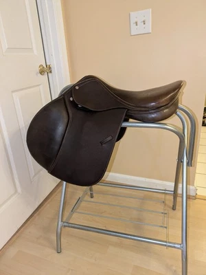 Beval Artisan Close Contact Saddle 18 英寸座椅。 MW 树 长翻盖 — 第 1/4 张图片