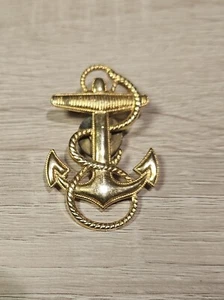 US Navy Naval Midshipmen Cadet Anchor Insignia Screw Back Hat Pin USN Military - Picture 1 of 2