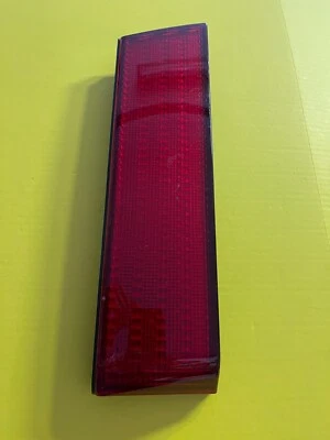 Lente reflectora de luz trasera izquierda Ford Escort 1993 1994 1995 1996 NOS Foto 1 de 4