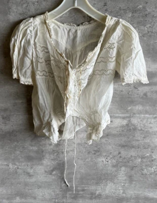 Antigua Blusa Victoriana Auténtica Delicada Blanca Delicada Volantes Encaje Floral Años 1890 Talla M Foto 1 de 4