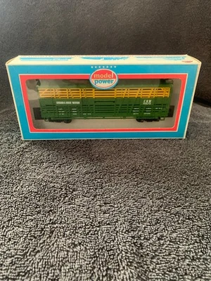 Ho Scale Model Power Cattle Car In Box/ Chicago & North Western - Image 1 of 4