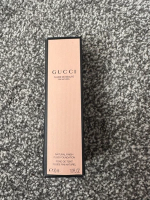 Gucci Fluid De Beaute Natural Finish Liquid Foundation 130W 30ml - Image 1 of 3