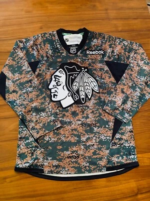 Reebok NHL Chicago Blackhawks Military Digital Camo Hockey Jersey Size M - Image 1 of 4