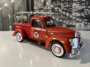 Vintage Diecast 1940s Texaco Fire chief Truck Ford 1:32 toy scale model - Picture 1 of 15