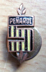 VINTAGE BADGES OF FOOTBALL CLUBS- PEÑAROL, MONTEVIDEO URUGUAY 5 TIMES CHAMPIONS - Picture 1 of 3