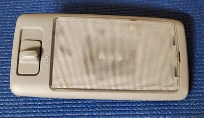 Luz domo Subaru Impreza WRX STI 2002-2007 OEM #84601FE000NE Foto 1 de 4