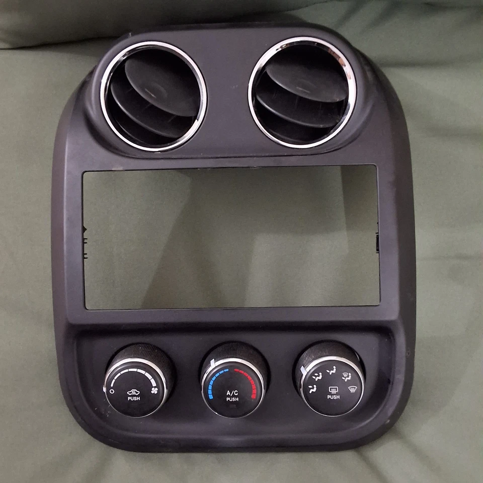 Jeep Patriot 2012 OEM panel de control de temperatura/clima - se adapta a 2011-2017 Foto 1 de 1