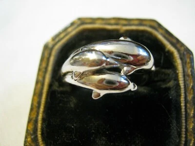 Fun (Miami, JU) DOLPHIN FAMILY Ring, Bull, C0W & Calf, Rhodium Plated, Size 7 - Image 1 of 4