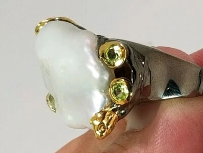Ladies Natural Baroque Pearl and Peridot 925 Sterling Silver Ring Size 7.25 - Image 1 of 4