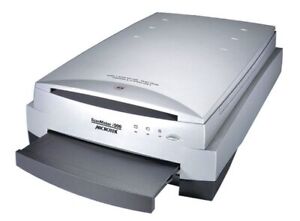 Microtek ScanMaker i900 USB Flatbed Slide Scanner MRS-3200FU2