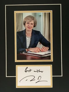 THERESA MAY - FORMER CONSERVATIVE PRIME MINISTER - EXCELLENT SIGNED DISPLAY - Picture 1 of 1