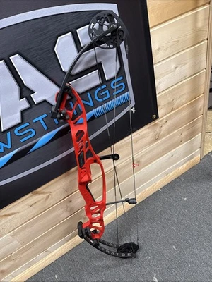 Hoyt Stratos 36 HBT #2Cam RH RED INFERO  - Imagem 1 de 2