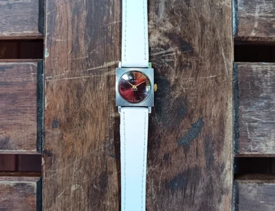 Reloj Slava Vintage Ruso Mecánico Mujer/Unisex Rojo Foto 1 de 4