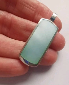 Sterling Silver Mother Of Pearl Pendant. R11M - Picture 1 of 2