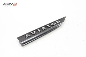 LINCOLN AVIATOR FRONT RIGHT FENDER EMBLEM LOGO NAMEPLATE MOLDING OEM 2022 - 2025 - Foto 1 di 6