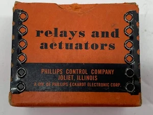 PHILIPS CONTROL Company Box No.90-57-4 RELAYS AND ACTUATOR - Picture 1 of 9