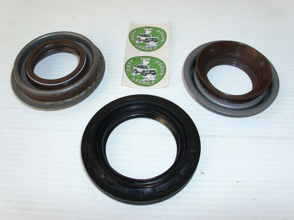LAND ROVER FREELANDER 1 REAR DIFF DIFFERENTIAL OIL SEAL KIT - 3 SEALS -TOC100000 - Image 1 of 1