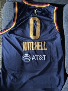 Kelsey Mitchell SIGNED Indiana Fever Jersey Autographed Size L - Picture 1 of 3